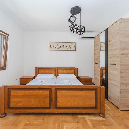 בודווה Guest House Zuber מראה חיצוני תמונה